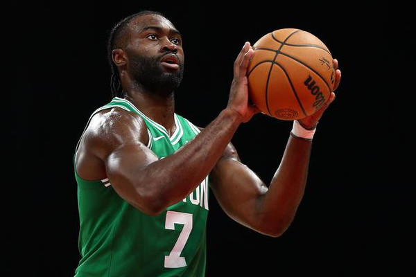 杰伦·布朗三分雨助凯尔特人107-105森林狼,取得五连胜!